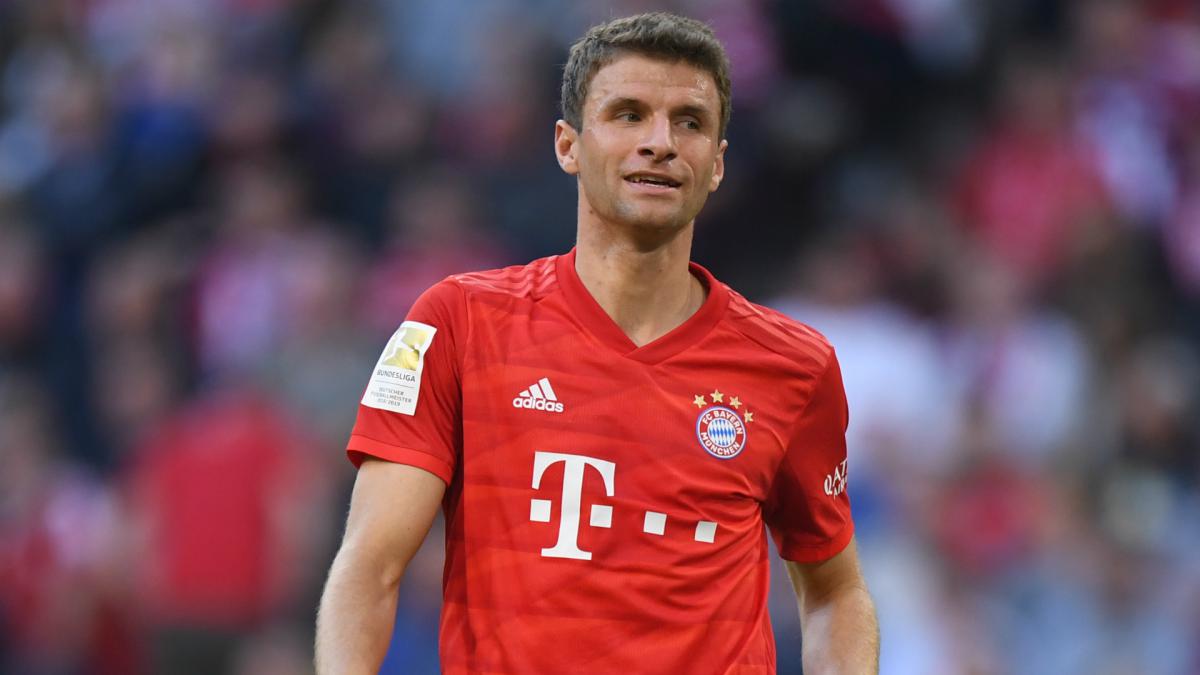 Muller bảo vệ các vụ chuyển nhượng của Bayern