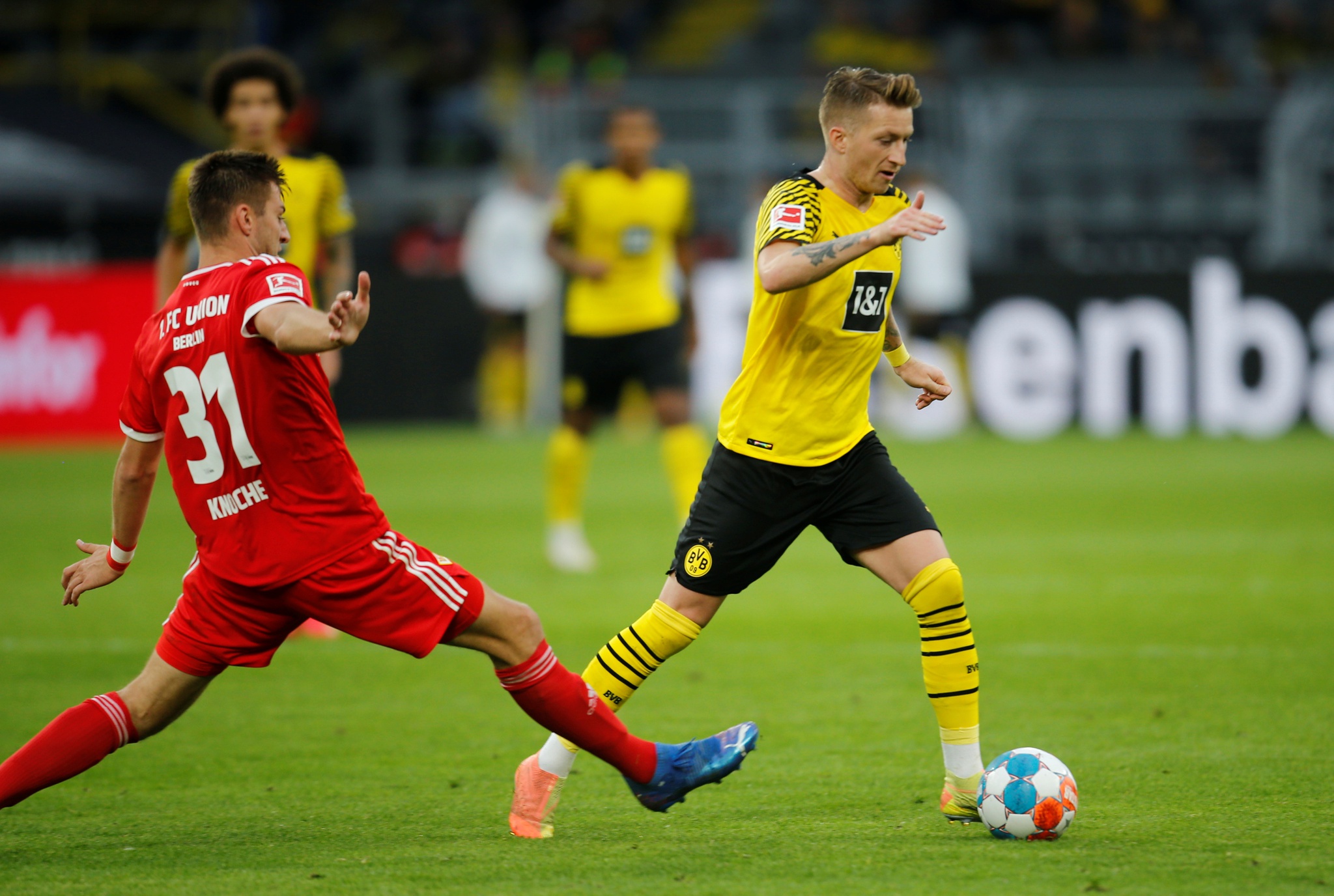 Dortmund quyết tâm giành chiến thắng để đeo bám tốp đầu