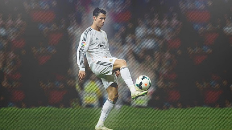 Khống chế bóng trên không như Ronaldo