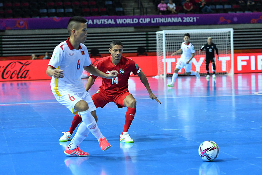 Thắng Panama 3-2 tuyển Futsal Việt Nam vào vòng knock-out với Nga