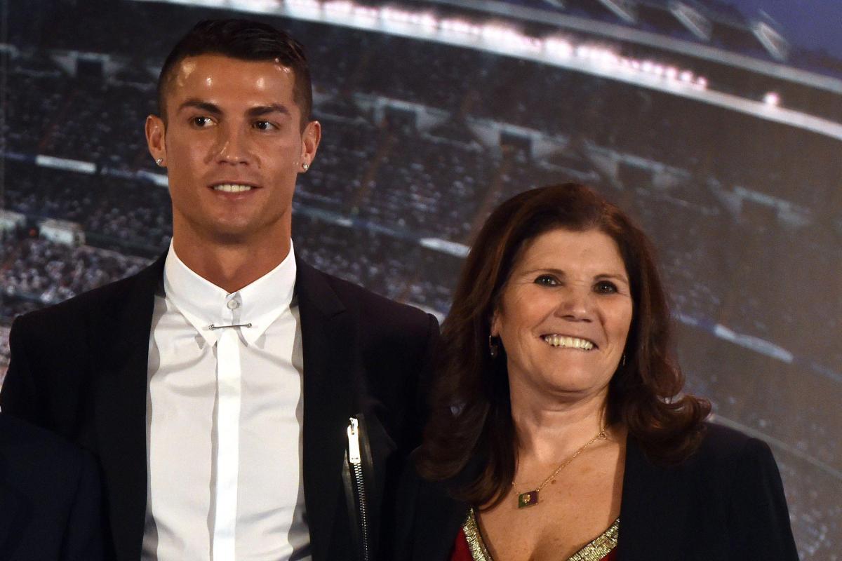 Bật mí những lý do Ronaldo không cho mẹ tham dự trận đấu quan trọng